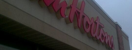 Tim Hortons is one of Orte, die Alberto gefallen.