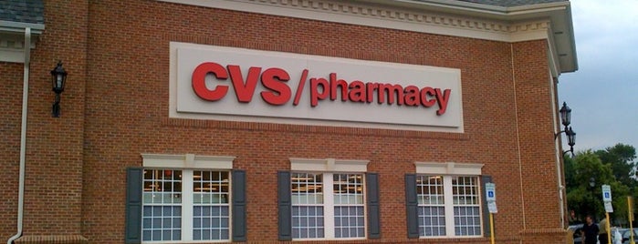 CVS pharmacy is one of Lieux qui ont plu à Michael.