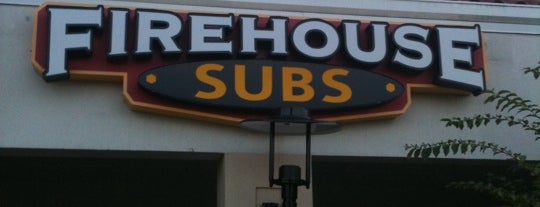 Firehouse Subs is one of Lizさんのお気に入りスポット.