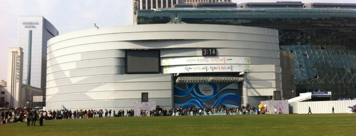 Seoul Plaza is one of Korea Swarm Venue.