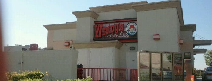 Wendy's is one of Tempat yang Disukai Tyler.