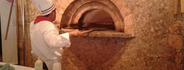 Trattoria Giacovanni is one of Las Mejores Pizzas.