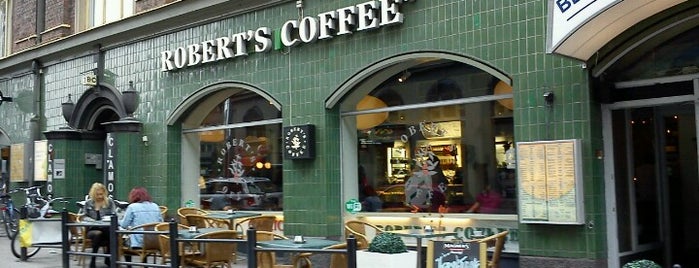 Robert's Coffee is one of Lieux qui ont plu à Katelinka.