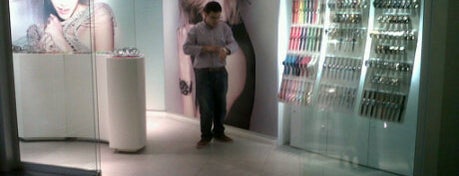 Swatch Store is one of Lugares favoritos de Max.