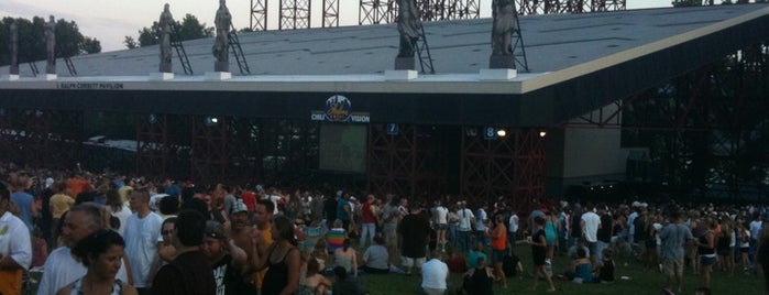 Riverbend Music Center is one of Lugares favoritos de Kristopher.