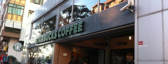 Starbucks is one of Orte, die Canay gefallen.