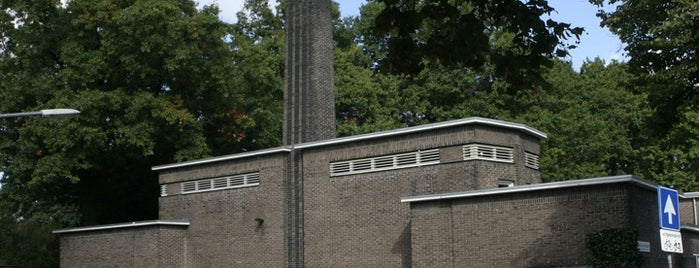 Badhuis Bosdrift is one of Dudok in Hilversum.