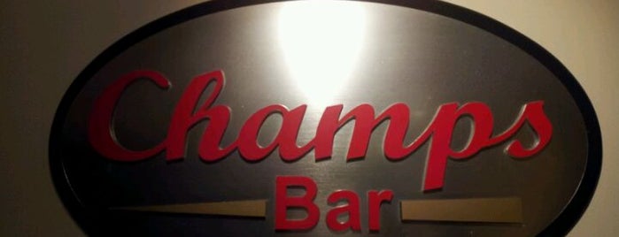 Champs Bar is one of Lugares favoritos de Karol.