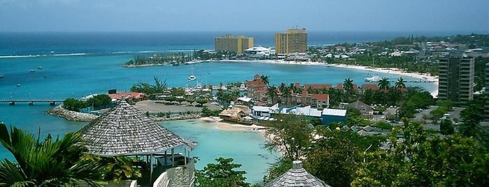 Ocho Rios is one of Places To Go.