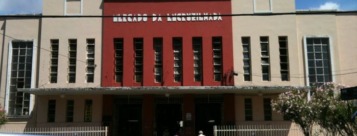 Mercado da Encruzilhada is one of สถานที่ที่ Alexandre ถูกใจ.
