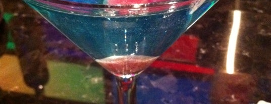 Blue Wasabi Sushi & Martini Bar is one of Jacqueline'nin Beğendiği Mekanlar.