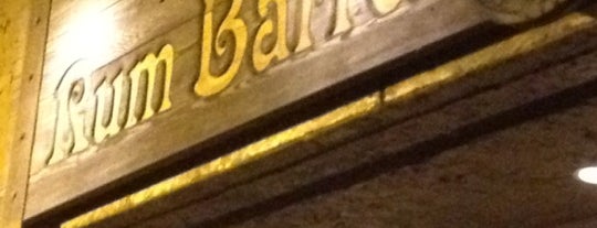 Rum Barrel Bar & Grill is one of Locais curtidos por Robin.