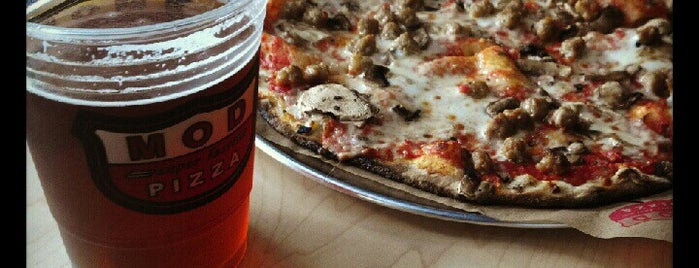 Mod Pizza is one of Orte, die Michael gefallen.