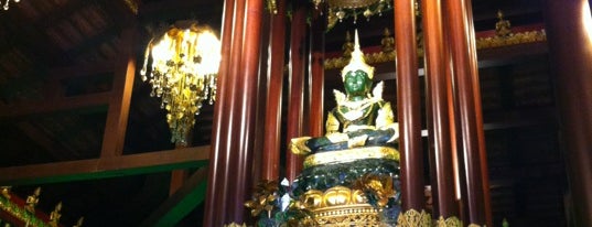 Wat Phra Kaeo is one of Tailandia.