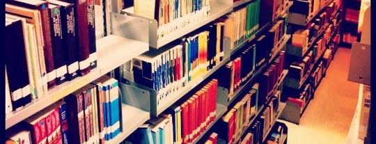 Biblioteca Unicuritiba is one of favoritos ;).