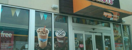 Dunkin' is one of Lizzie : понравившиеся места.