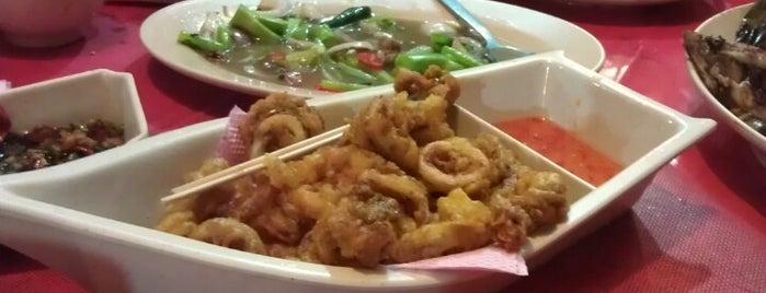 Sampan Seafood (Tepi Pantai) is one of Best Food Corner (1) ;).