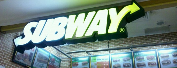 Subway is one of Tempat yang Disukai Michele.
