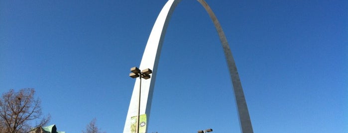 Gateway Arch is one of Places I want to visit in the US!.