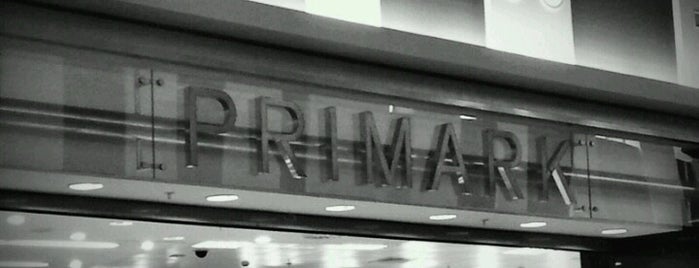 Primark is one of Arturoさんのお気に入りスポット.
