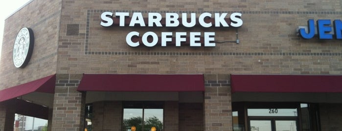Starbucks is one of Tempat yang Disimpan Luana.