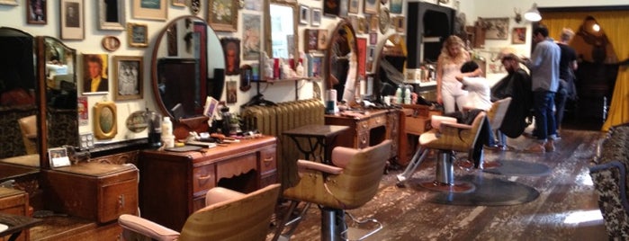 Bangtown Hair Salon is one of Lugares favoritos de Andrew.