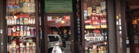 Casa Della Mozzarella is one of Stevenson's Favorite NYC Speciality Groceries.