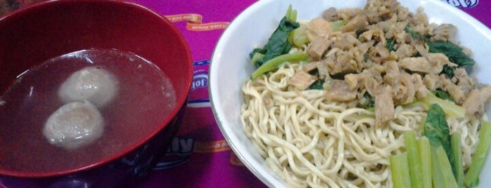 Mie Ayam Uban is one of Micheenli Guide: Food Trail in Jakarta.