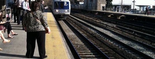 Metro North - Bronxville Train Station is one of Harlem Line (Metro-North).