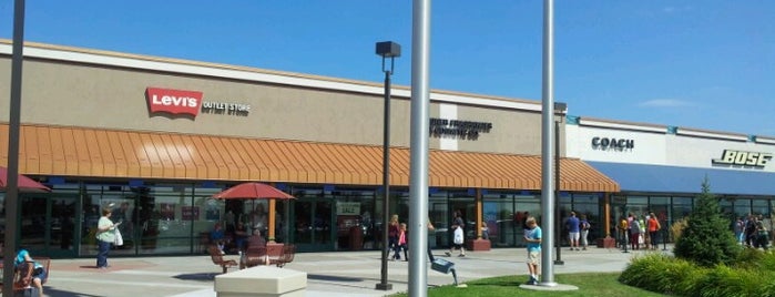 Levi's Outlet Store is one of Orte, die Dirk gefallen.