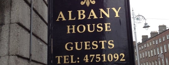 Albany House is one of Tempat yang Disukai Ian.