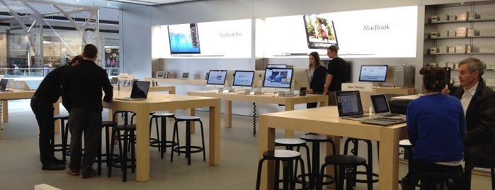 Apple Broadway is one of Apple Store Visited.