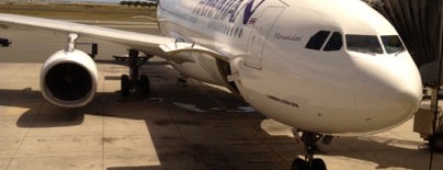 Honolulu International Airport - CO Airlines Check-in is one of Favorites.