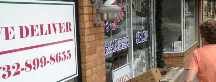 Jr's Point Barber Shop is one of สถานที่ที่บันทึกไว้ของ L.