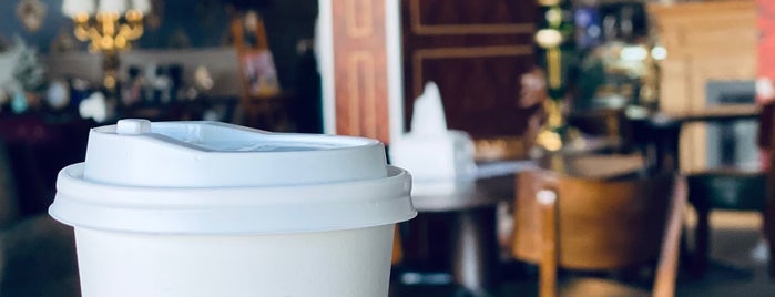 Sally Cafe is one of المقاهي المفضلة..