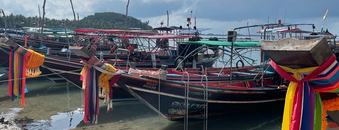 Thong Krut Pier is one of Thailand.