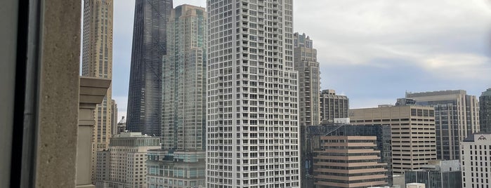 Hilton Garden Inn is one of Chicago Loop.