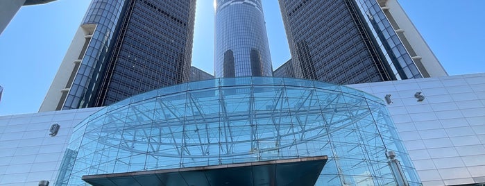 GM Renaissance Center is one of shoppingggg.