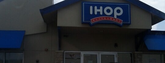 IHOP is one of Lugares favoritos de Adr.