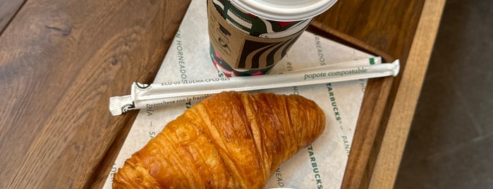 Starbucks is one of Fatimaさんのお気に入りスポット.
