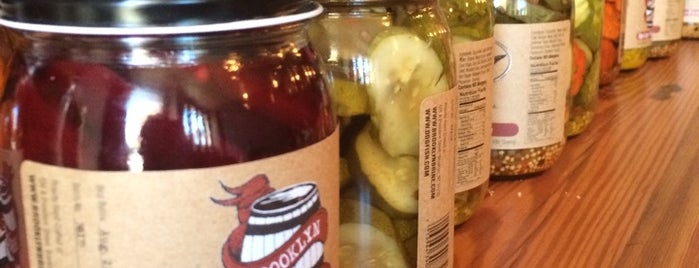 The Pickle Shack is one of Lugares favoritos de Christina.