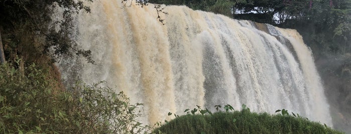 Elephant Waterfall (Thác Voi) is one of Erika Rae'nin Beğendiği Mekanlar.