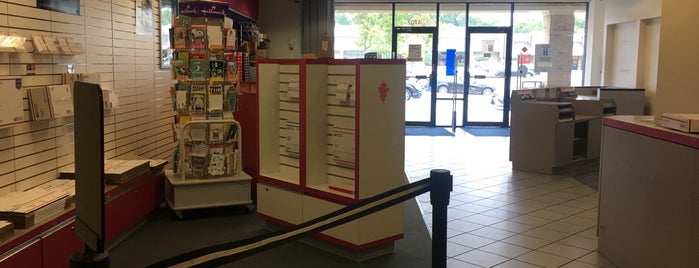 US Post Office is one of Chester'in Beğendiği Mekanlar.
