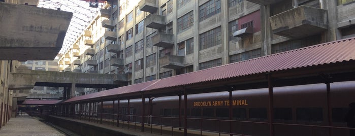 Brooklyn Army Terminal is one of Tempat yang Disukai Cindy.