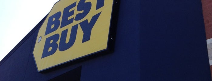 Best Buy is one of Lieux qui ont plu à Kyra.
