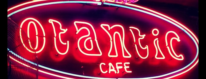 Otantic Cafe is one of Tempat yang Disukai Anıl.