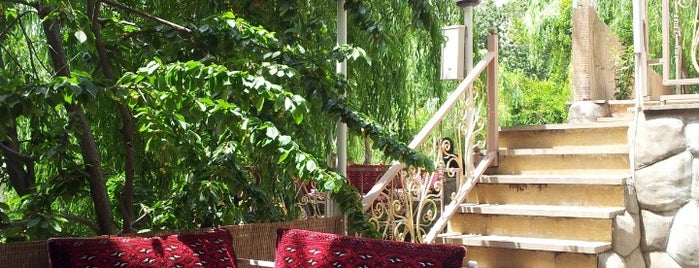 Mahestan Garden | باغ مهستان is one of Lugares favoritos de Sarah.