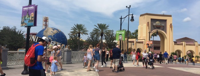 Universal Studios Florida - Producers Building 22A is one of Orte, die Milena gefallen.
