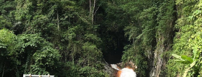Pulangbato Falls is one of สถานที่ที่ Kevin ถูกใจ.