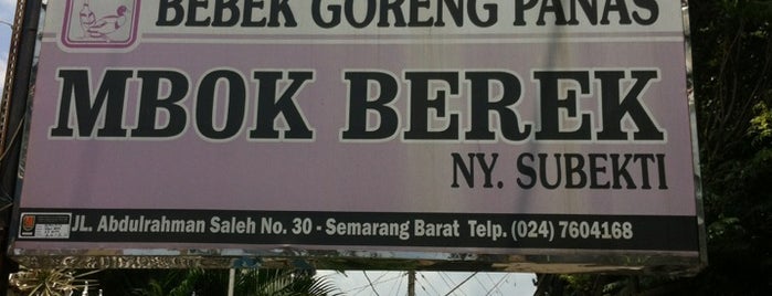 Mbok Berek "Bebek Goreng" (Abdul Rahman Saleh) is one of Semarang Kuliner.